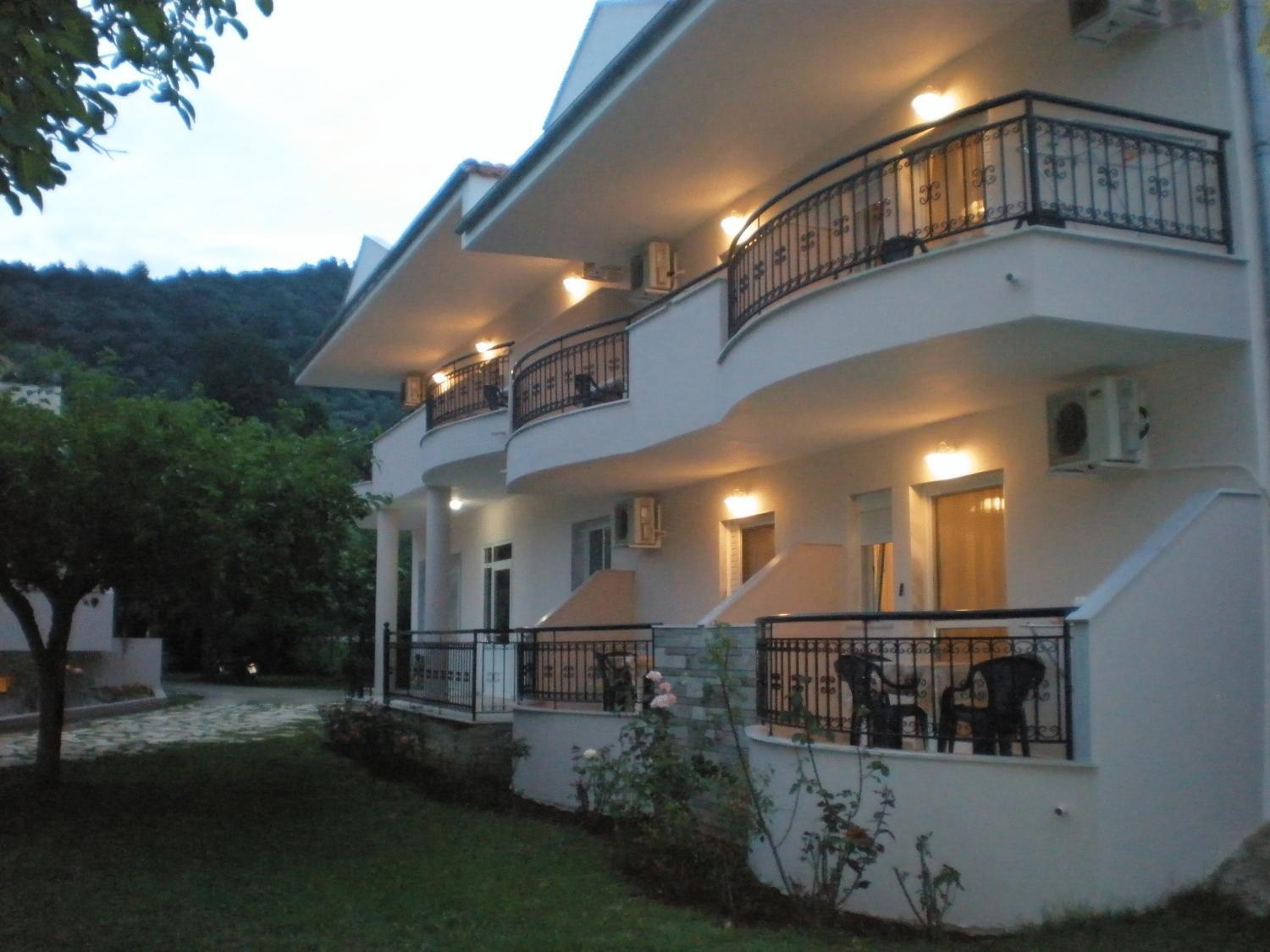 Aneton Aparthotel Криси Амудия Екстериор снимка