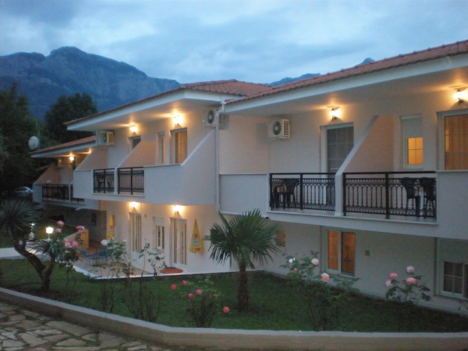 Aneton Aparthotel Криси Амудия Екстериор снимка