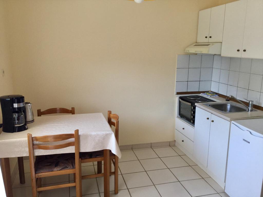Aneton Aparthotel Криси Амудия Екстериор снимка