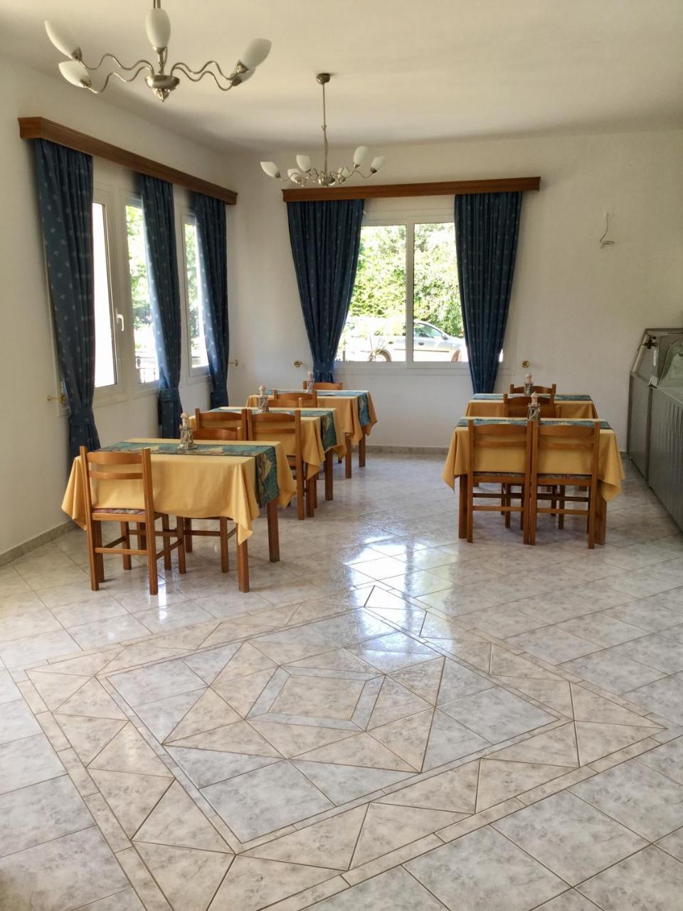 Aneton Aparthotel Криси Амудия Екстериор снимка
