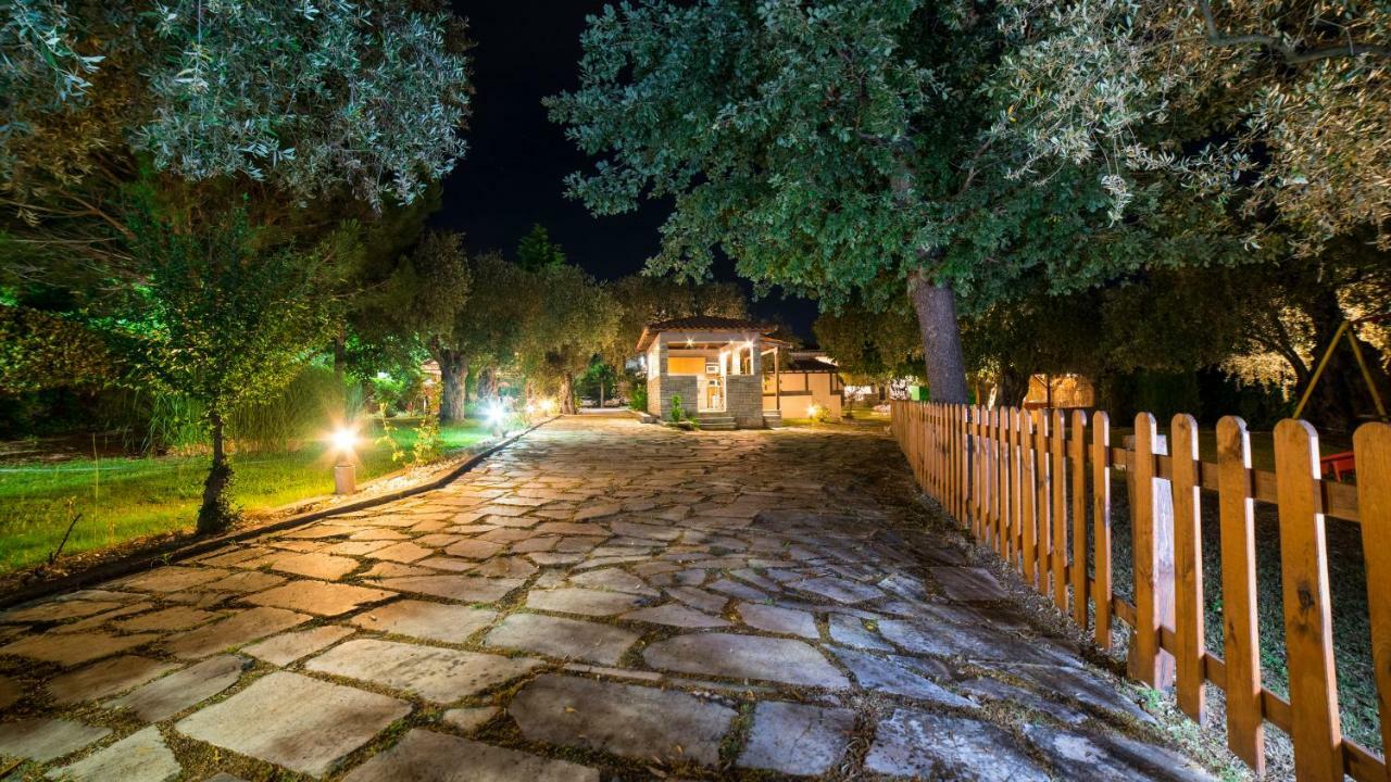 Aneton Aparthotel Криси Амудия Екстериор снимка