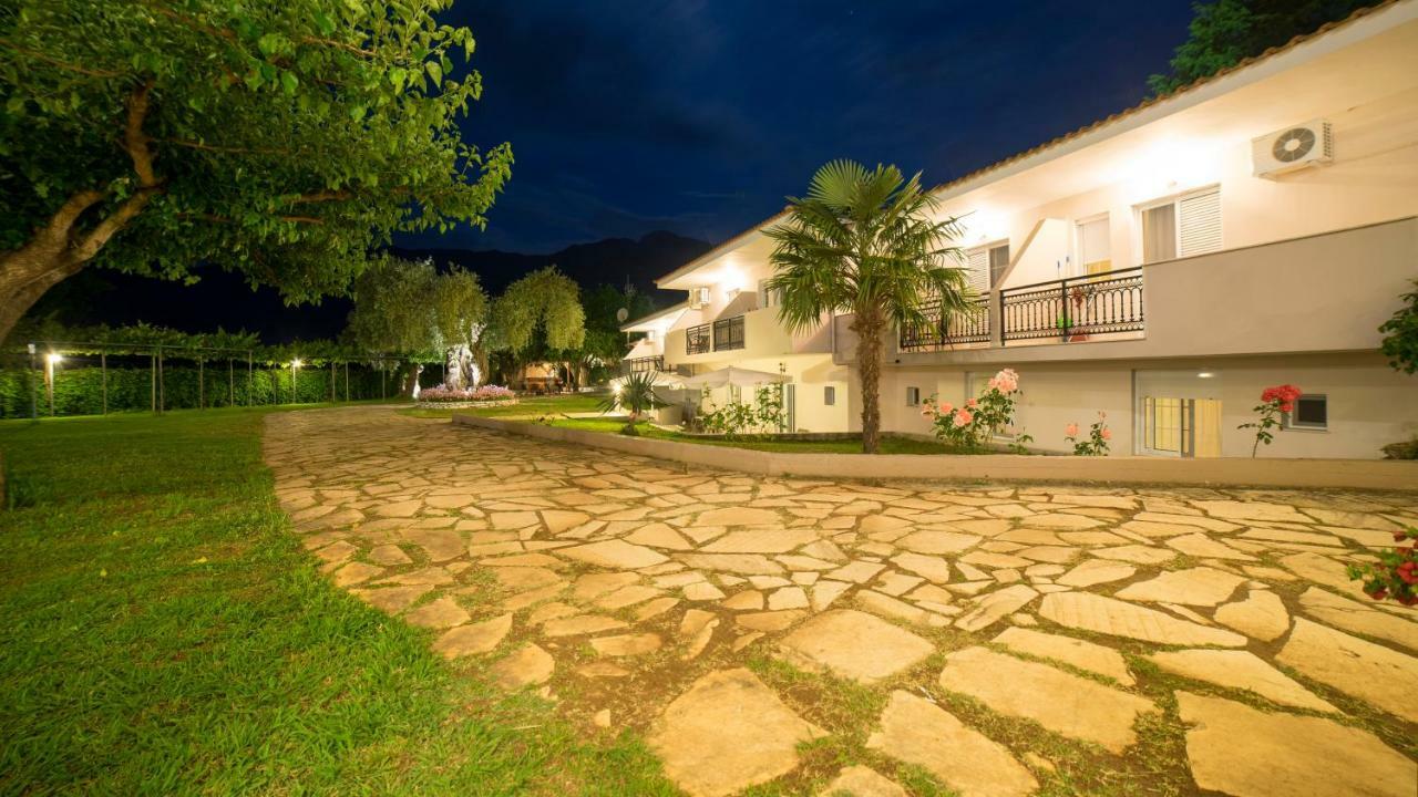 Aneton Aparthotel Криси Амудия Екстериор снимка